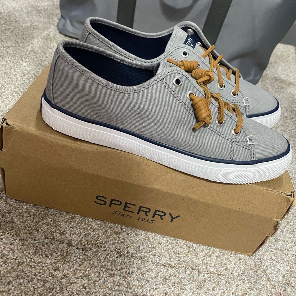 SPERRY - Brand New Size 7